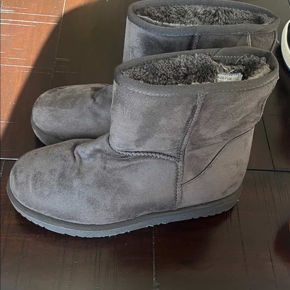 Cozy Gray Women's Boots